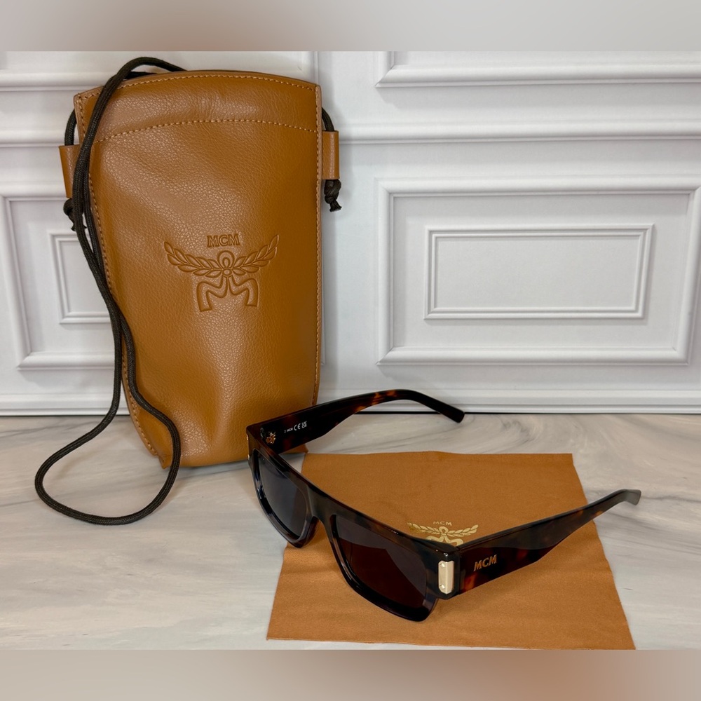 MCM Tortoise Oversized Sunglasses Brown Gradient Lens | Brand New Full Inclusion - Picture 3 of 8
